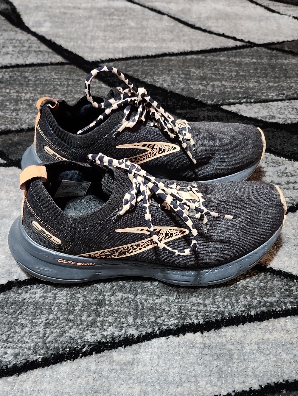 BROOKS GLYCERIN STEALTH FIT 20 LEOPARD PRINT RUNNING SHOES